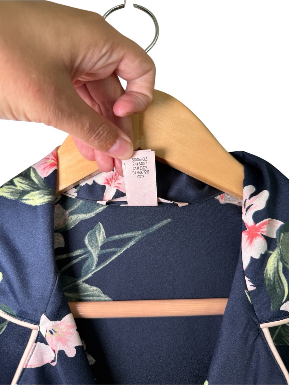 Victoria’s Secret Navy Floral Short Pajama Set - Women's Satin Romper - Picture 7 of 7